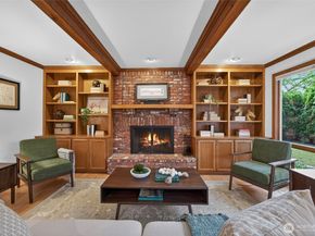 12610 NE 68th Place, Kirkland WA 98033