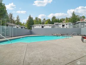 14210 NE 181st Place M103, Woodinville WA 98072