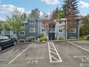 14210 NE 181st Place M103, Woodinville WA 98072