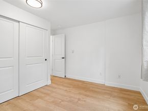 14210 NE 181st Place M103, Woodinville WA 98072