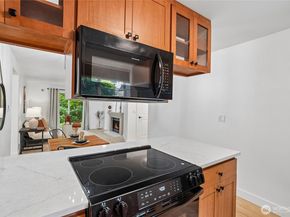 14210 NE 181st Place M103, Woodinville WA 98072