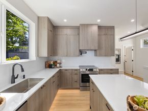 933 N 87th Street, Seattle WA 98103
