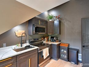 1504 E Lakeshore Drive, Lake Stevens WA 98258