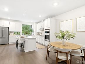 954 Dove Tail Lane NW 4, Bainbridge Island WA 98110