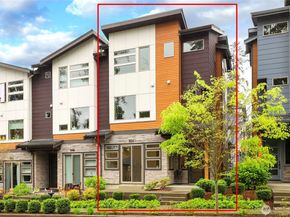 954 Dove Tail Lane NW 4, Bainbridge Island WA 98110