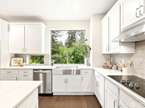 954 Dove Tail Lane NW 4, Bainbridge Island WA 98110