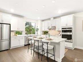954 Dove Tail Lane NW 4, Bainbridge Island WA 98110
