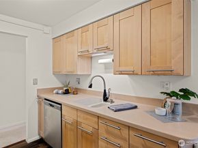 17112 NE 45th Street 56, Redmond WA 98052