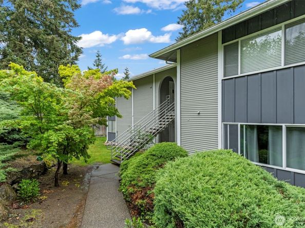 17112 NE 45th Street 56, Redmond WA 98052
