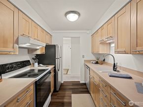 17112 NE 45th Street 56, Redmond WA 98052