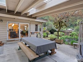 18483 47th Place NE, Lake Forest Park WA 98155