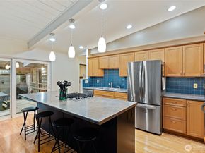 18483 47th Place NE, Lake Forest Park WA 98155