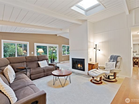 18483 47th Place NE, Lake Forest Park WA 98155