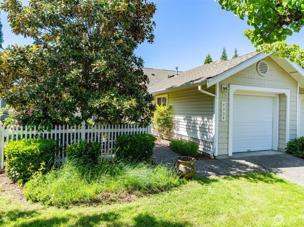 4304 S 220th Place, Kent WA 98032