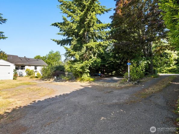 2715 50th Avenue SW, Seattle WA 98116