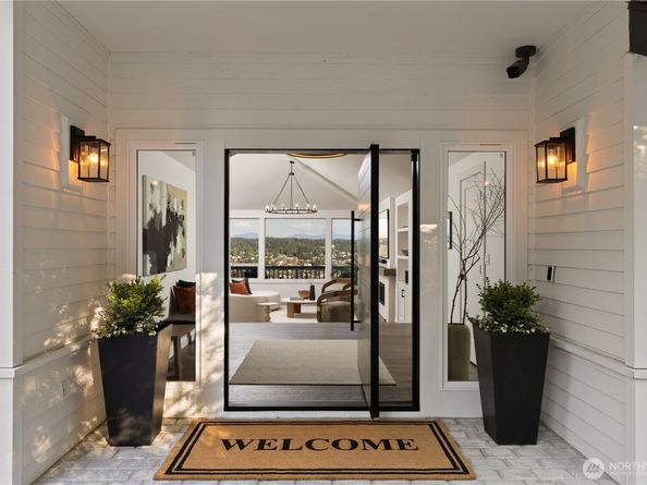 7712 89th Place SE, Mercer Island WA 98040