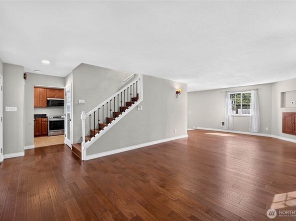 6704 23rd Avenue SW, Seattle WA 98106
