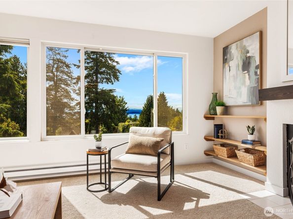 215 N 120th Street 301, Seattle WA 98133