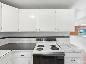 5705 238th Street SW, Mountlake Terrace WA 98043