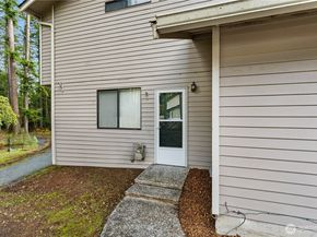 22934 SE 37th St, Sammamish WA 98075