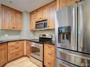 18501 SE Newport Way J238, Issaquah WA 98027