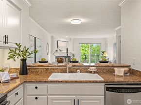 410 2nd Avenue S 110, Kirkland WA 98033