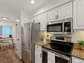 410 2nd Avenue S 110, Kirkland WA 98033