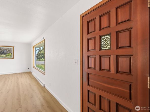 1074 Walnut Street, Bremerton WA 98310