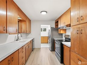 1074 Walnut Street, Bremerton WA 98310