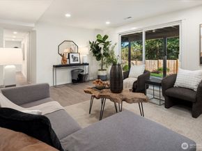 1023 109th Avenue SE, Bellevue WA 98004