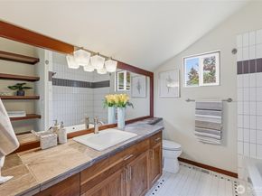 613 Bellevue Way SE, Bellevue WA 98004