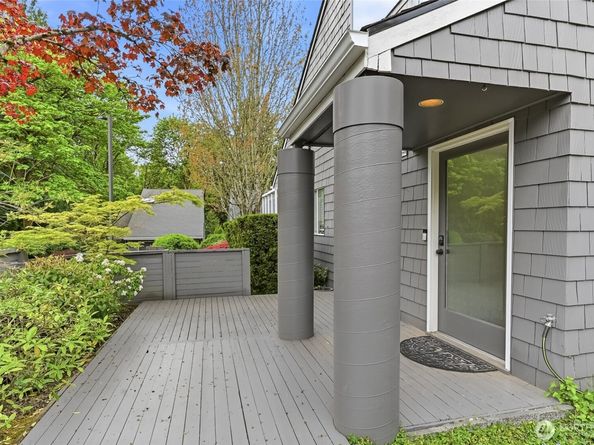 613 Bellevue Way SE, Bellevue WA 98004