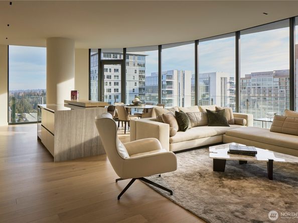838 Avenue Square NE 1805, Bellevue WA 98004