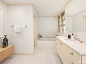 453 McGilvra Boulevard E, Seattle WA 98112