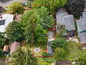 4718 49th Avenue SW, Seattle WA 98116