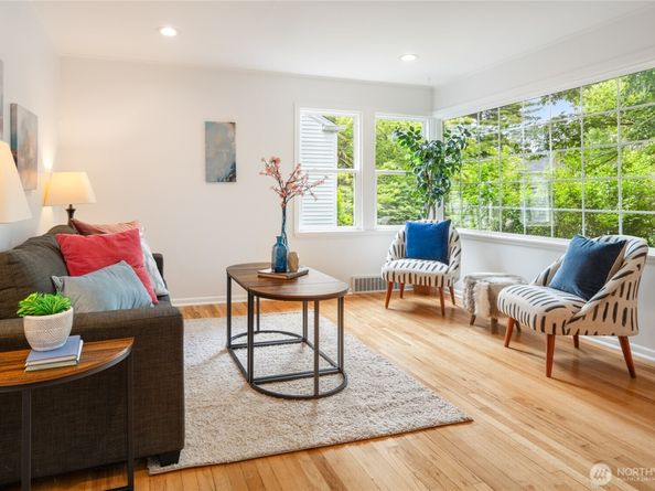 4718 49th Avenue SW, Seattle WA 98116