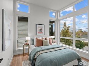 543 16th Avenue W, Kirkland WA 98033
