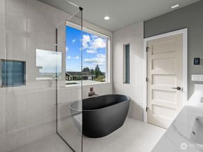 543 16th Avenue W, Kirkland WA 98033
