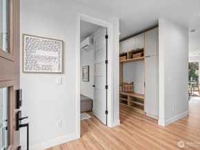 543 16th Avenue W, Kirkland WA 98033