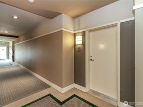 17 W Mercer Street 301, Seattle WA 98119