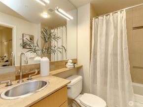17 W Mercer Street 301, Seattle WA 98119