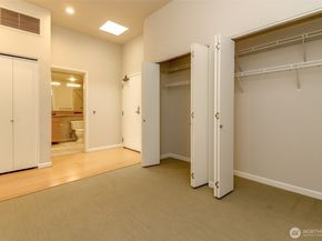 17 W Mercer Street 301, Seattle WA 98119