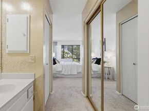 401 100th Avenue NE 209, Bellevue WA 98004