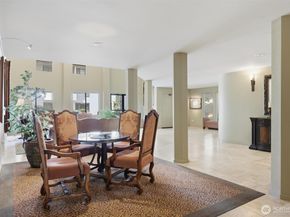 401 100th Avenue NE 209, Bellevue WA 98004