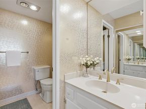 401 100th Avenue NE 209, Bellevue WA 98004