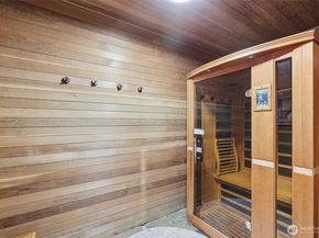 401 100th Avenue NE 209, Bellevue WA 98004