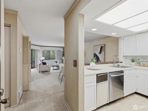 401 100th Avenue NE 209, Bellevue WA 98004