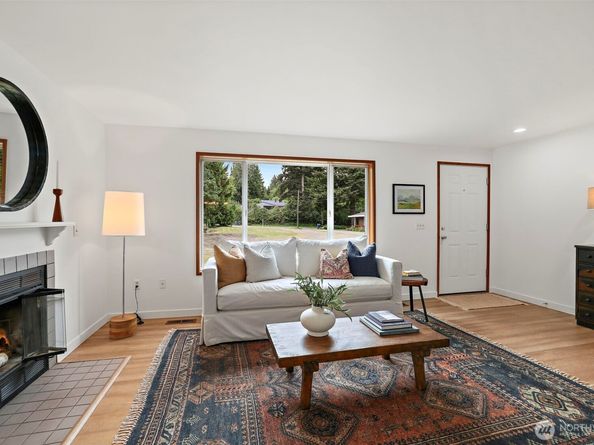 11726 8th Avenue S, Burien WA 98168