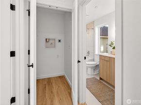 2851 NW 70th Street B, Seattle WA 98117
