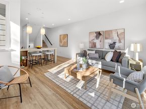 2851 NW 70th Street B, Seattle WA 98117